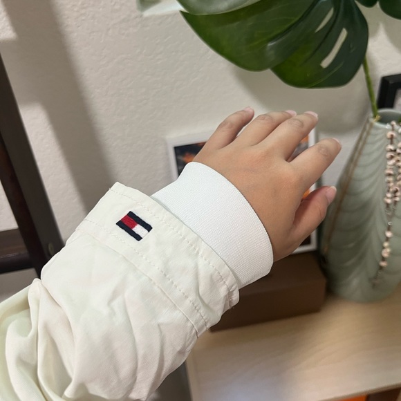 •LIKE NEW•TOMMY HILFIGER Jacket - Picture 7 of 15